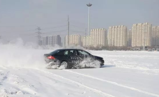 下雪天开车看不清线会判压线吗3